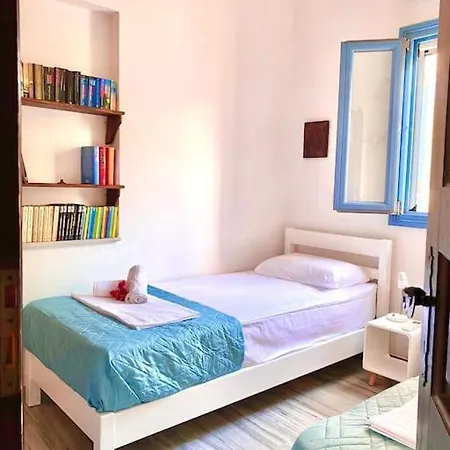 Elitas Lodge: Cosy Cycladic Outside Paroikia *