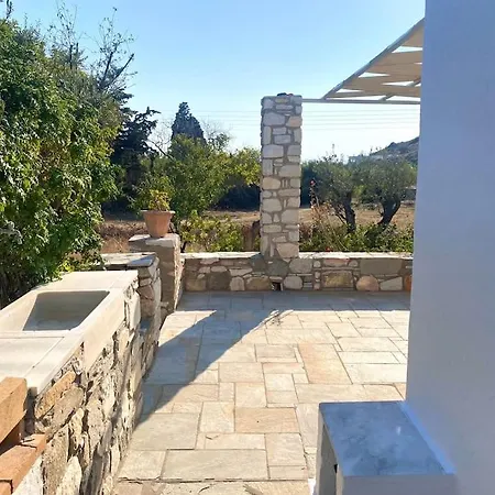 Elitas Lodge: Cosy Cycladic Outside Paroikia *