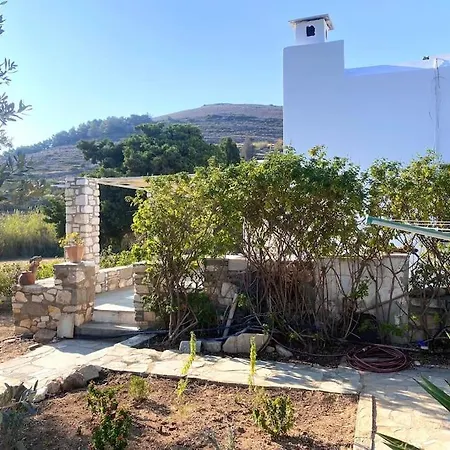 Elitas Lodge: Cosy Cycladic Outside Paroikia *